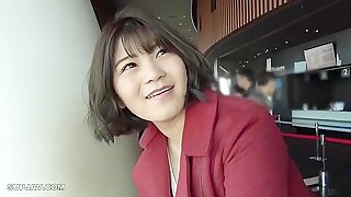 Cumming Squirting And Peeing!? When Her Pussy Is Caressed, She Starts Panting With A Voice Like A Cute Puppy And Falls In Pleasure